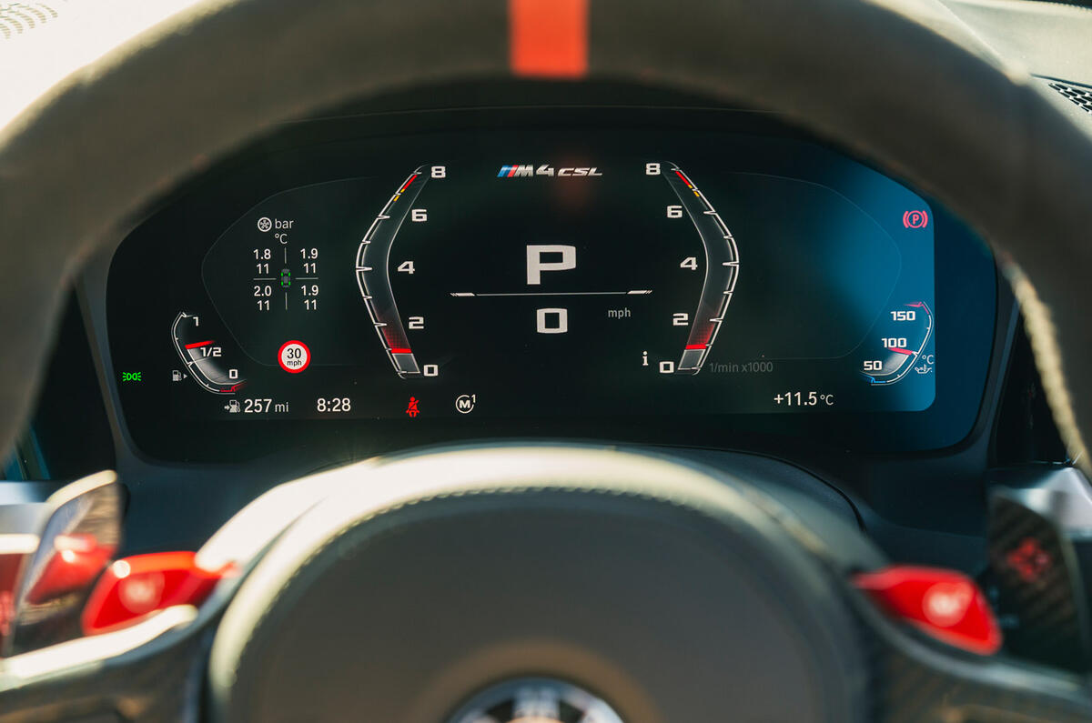 12 BMW M4 CSL RT 2022 gauge clkuster