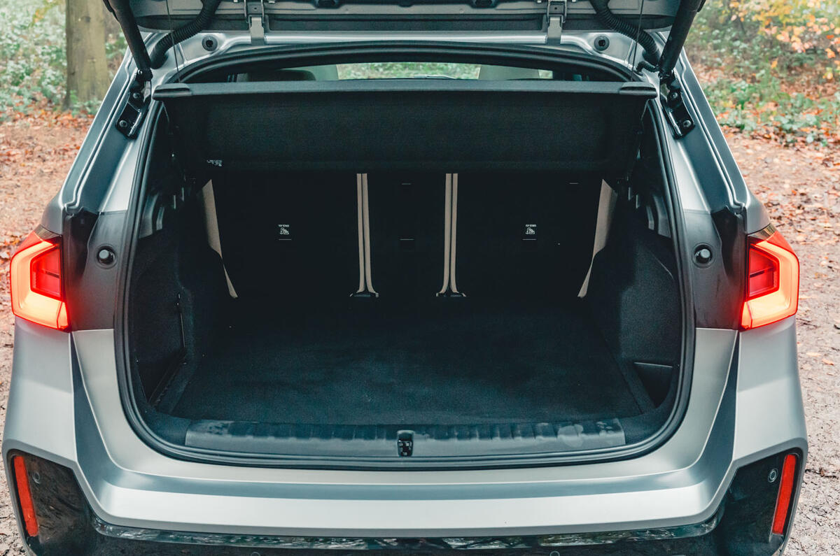 12 BMW X1 23i RT 2023 boot