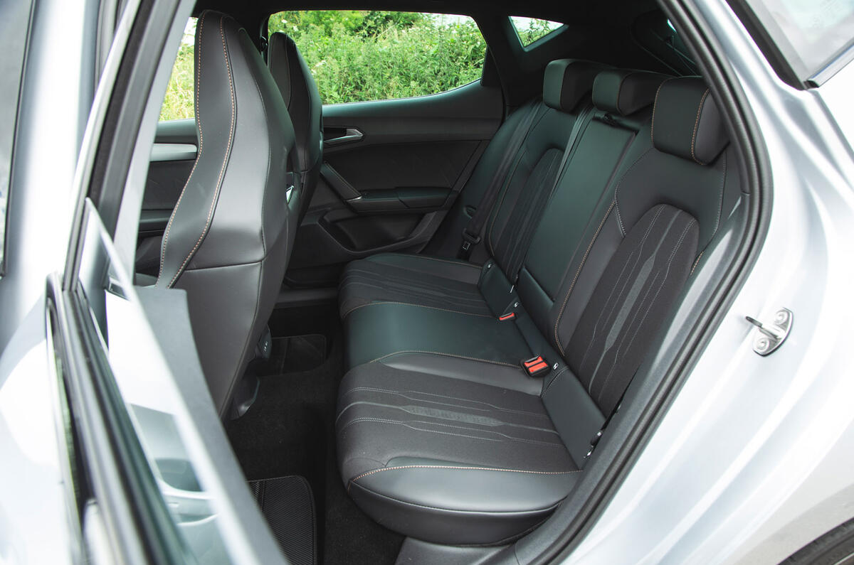 12 Cupra Leon 245 Hatchback RT 2022 rear seats
