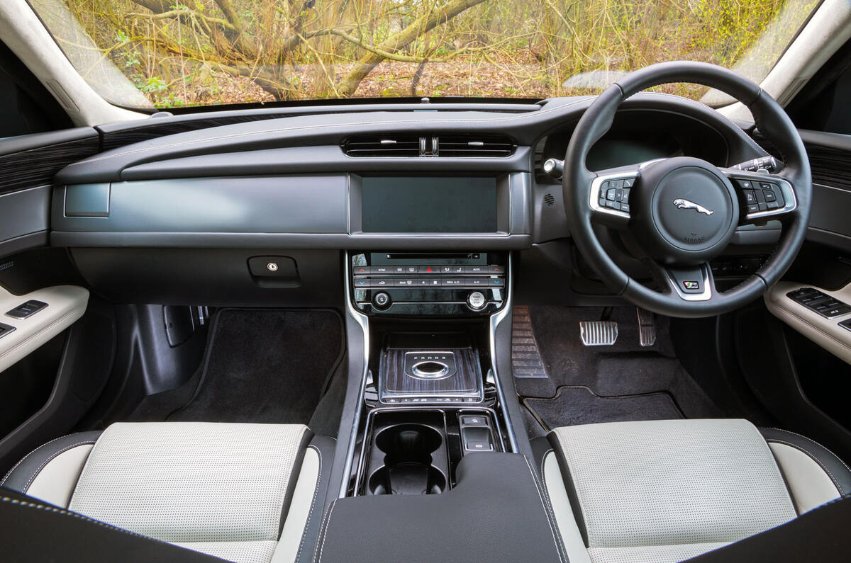 Jaguar XF Sportbrake 2019 road test review - dashboard