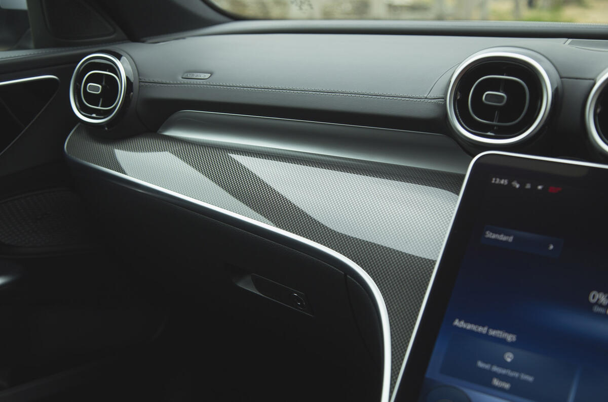 12 Mercedes C class C300e RT 2022 interior trim