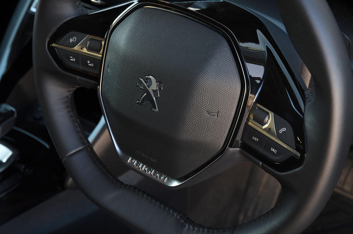 Peugeot e-208 2020 road test review - steering wheel