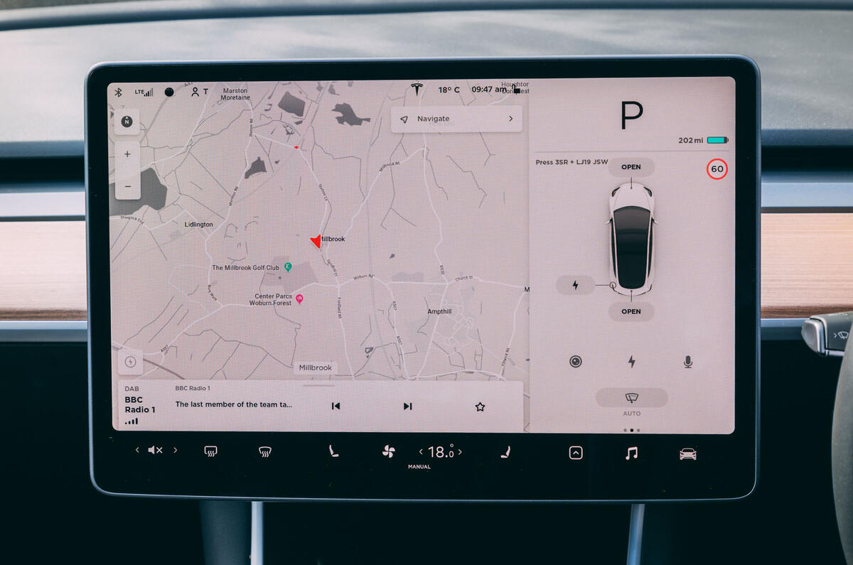 Essai routier de la Tesla Model 3 - navigation