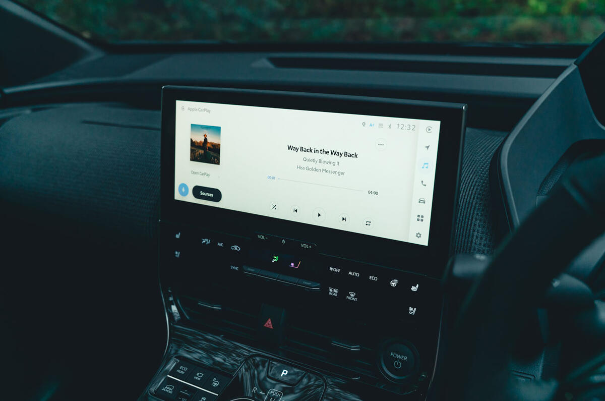 12 Toyota bZ4X AWD RT 2023 infotainment 1