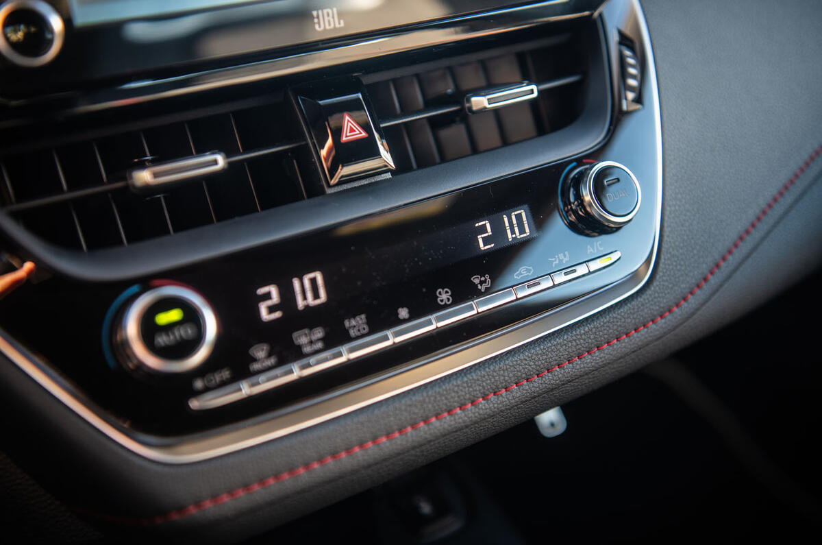 Toyota Corolla hybrid hatchback 2019 road test review - climate controls