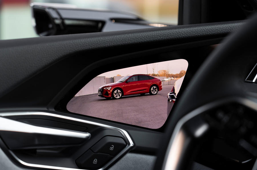 Audi E-tron Sportback 2020 : essai routier - écrans d'appareils photo