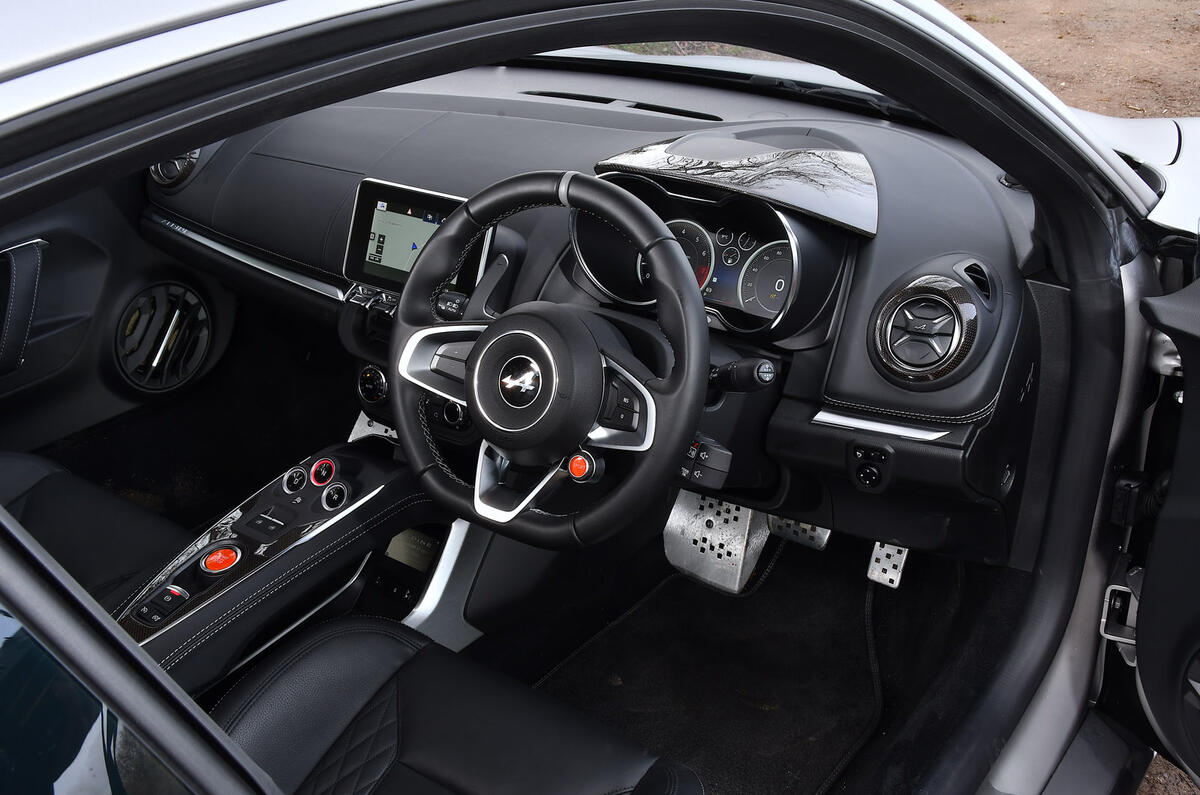 13 Tableau de bord de l'Alpine A110 Legende GT 2022 RT