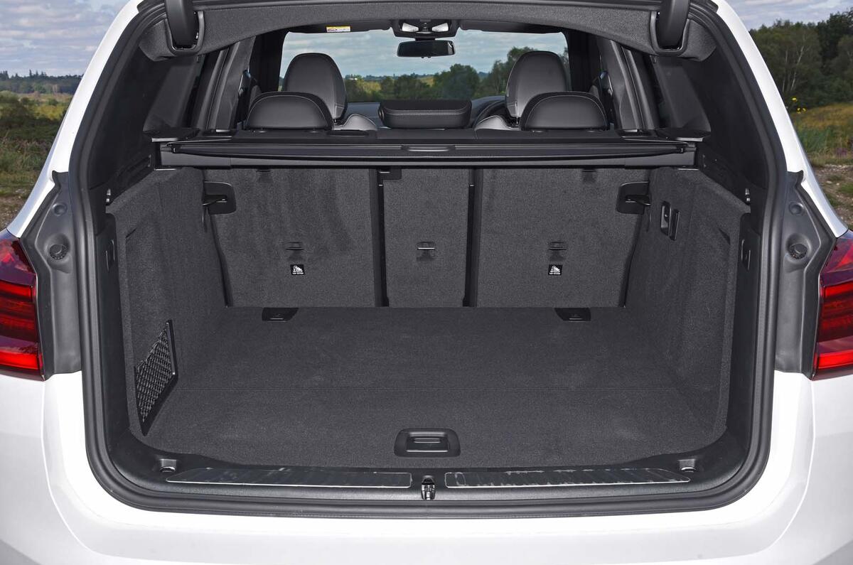 13  BMW iX3 2021 FD boot