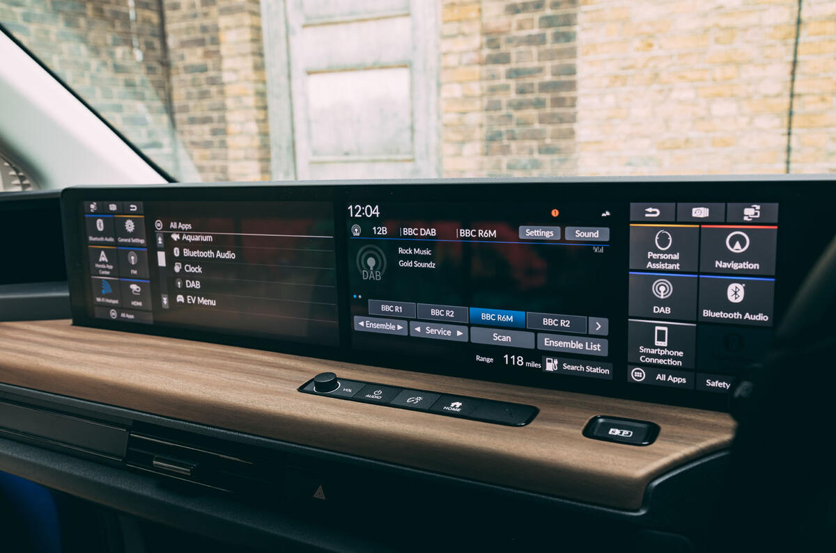 Honda e 2020 road test review - infotainment