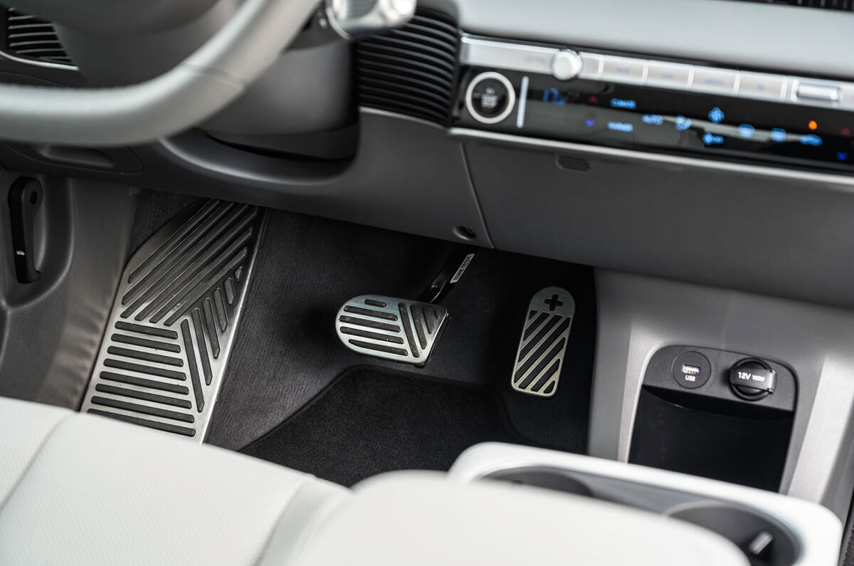 13 hyundai ioniq 5 2021 fd norway plates pedals
