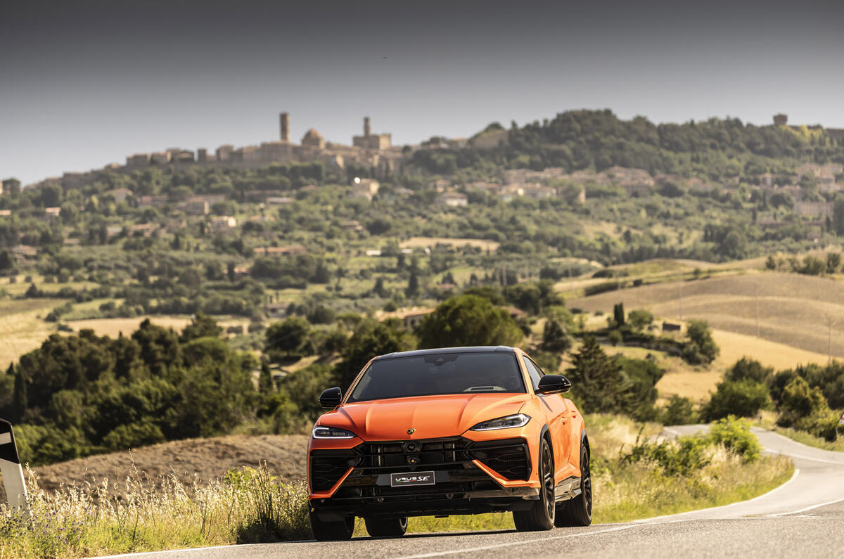 13 Lamborghini Urus SE IV 2024 compte-rendu de la conduite avant