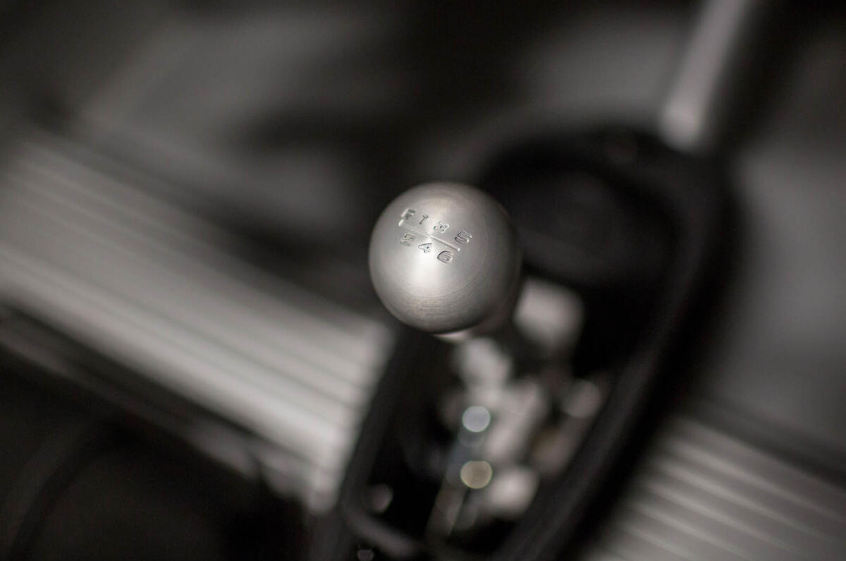 Lotus 3-Eleven 430 review gearstick