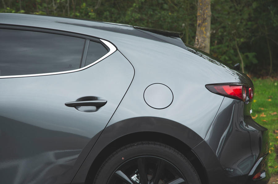 Mazda 3 Skyactiv-X 2019 : essai routier - parties arrière