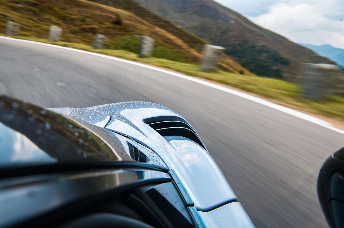 McLaren 600LT 2018 review - motion front detail