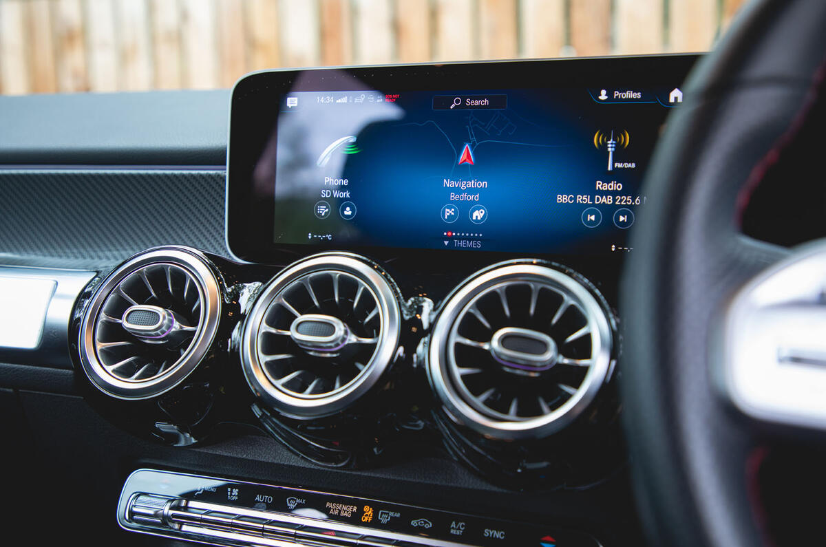 Mercedes-Benz GLB 2020 road test review - infotainment