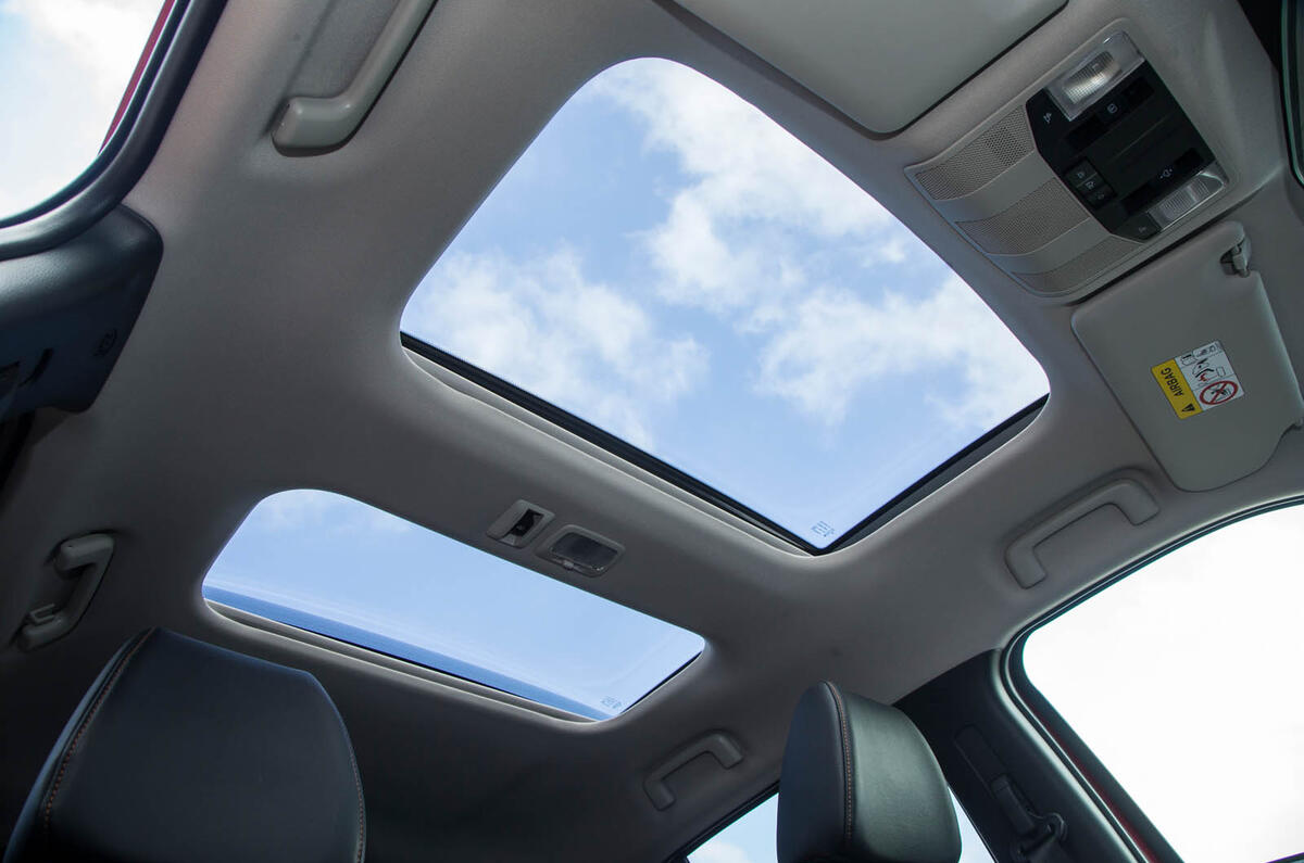 Mitsubishi Eclipse Cross interior Autocar