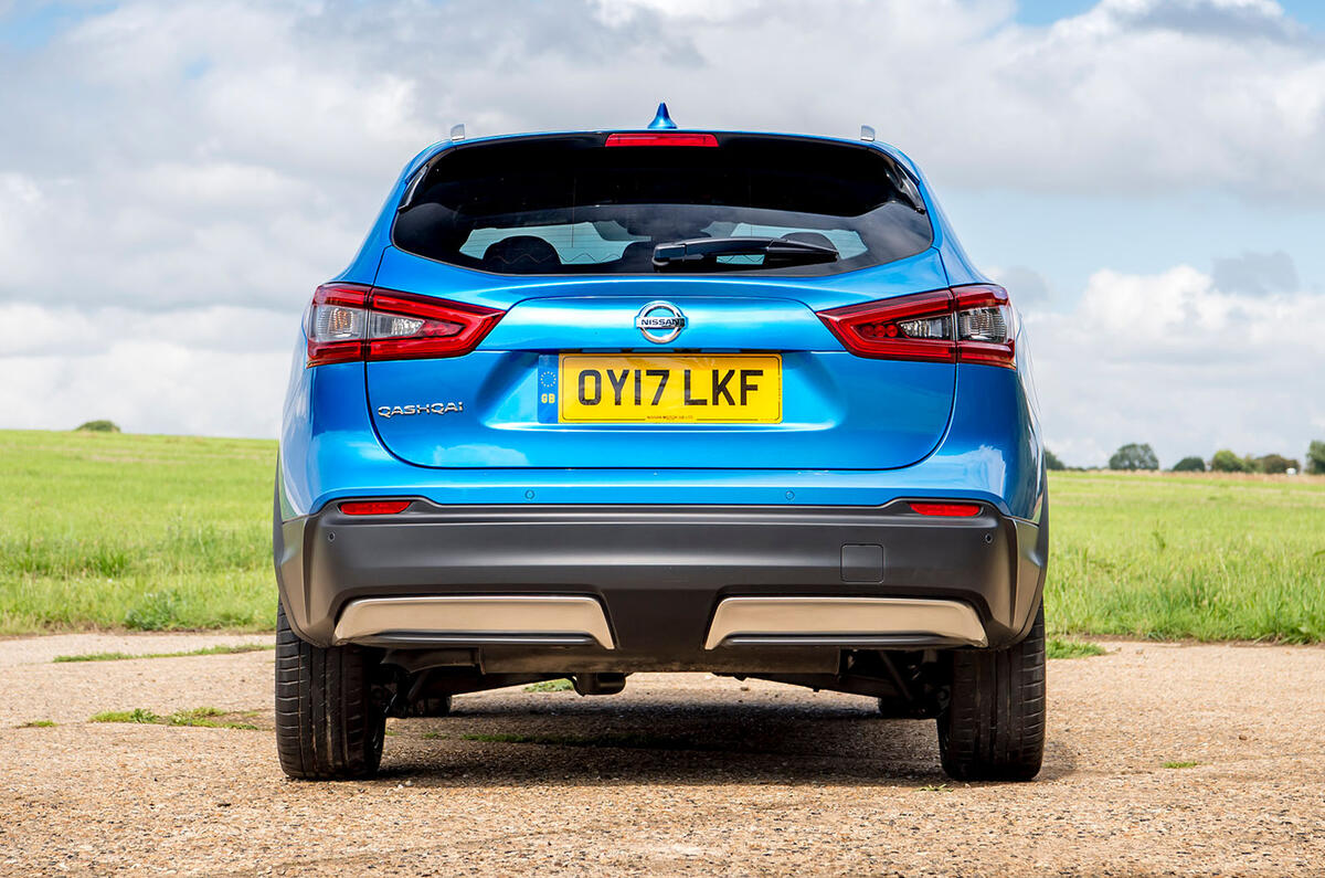 Nissan Qashqai essai routier statique arrière