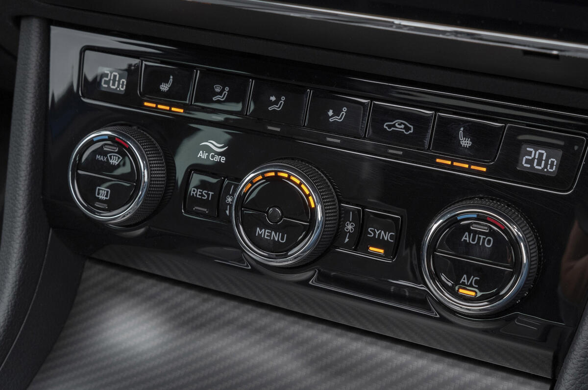 13 Skoda Superb Estate 2021 RT update climate controls