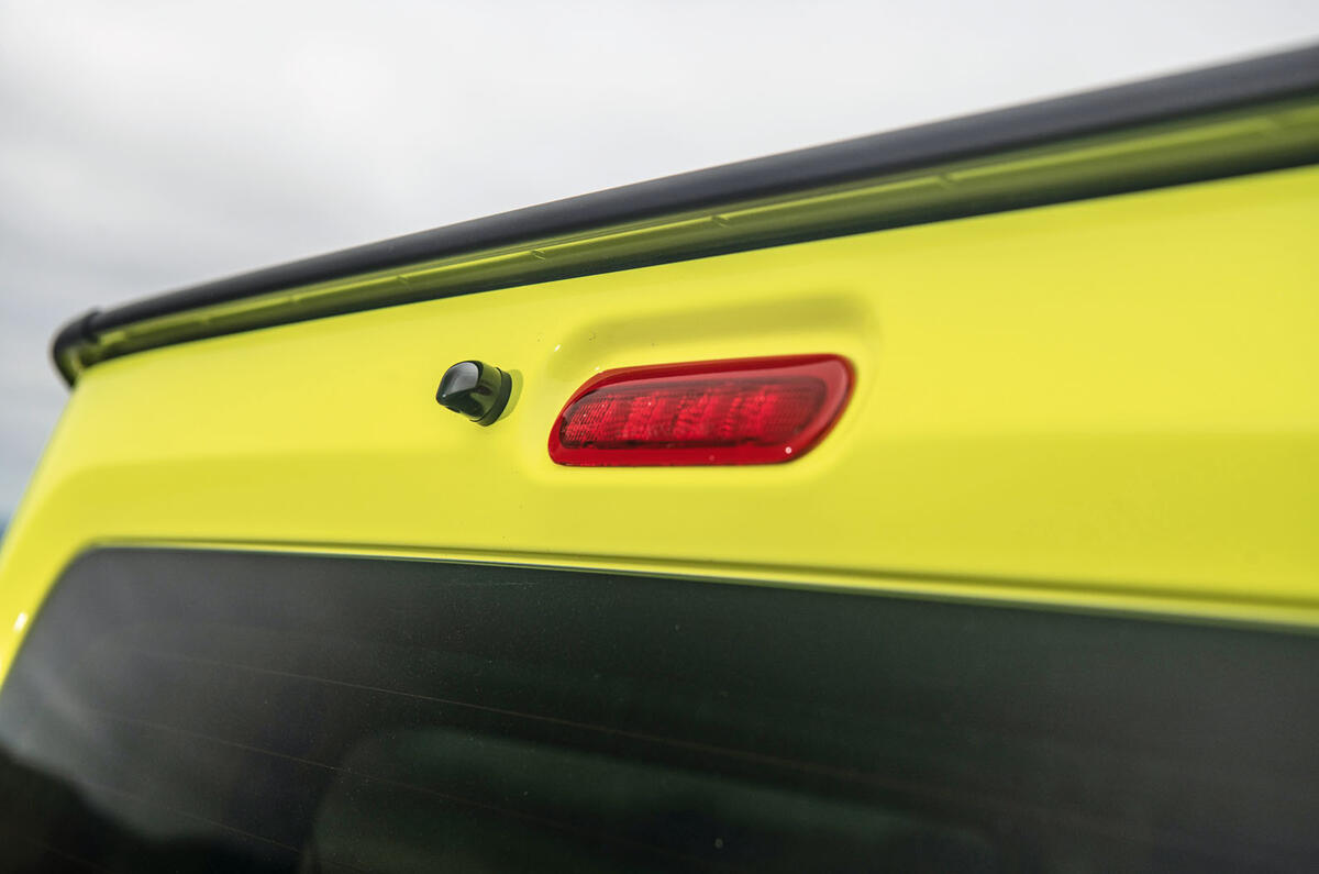 Suzuki Jimny 2018 road test review - brake light