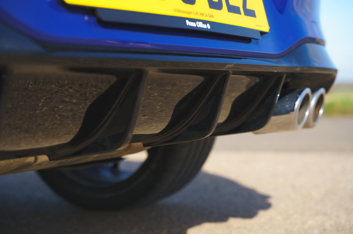 13 Volkswagen Golf R 2021 RT diffuser