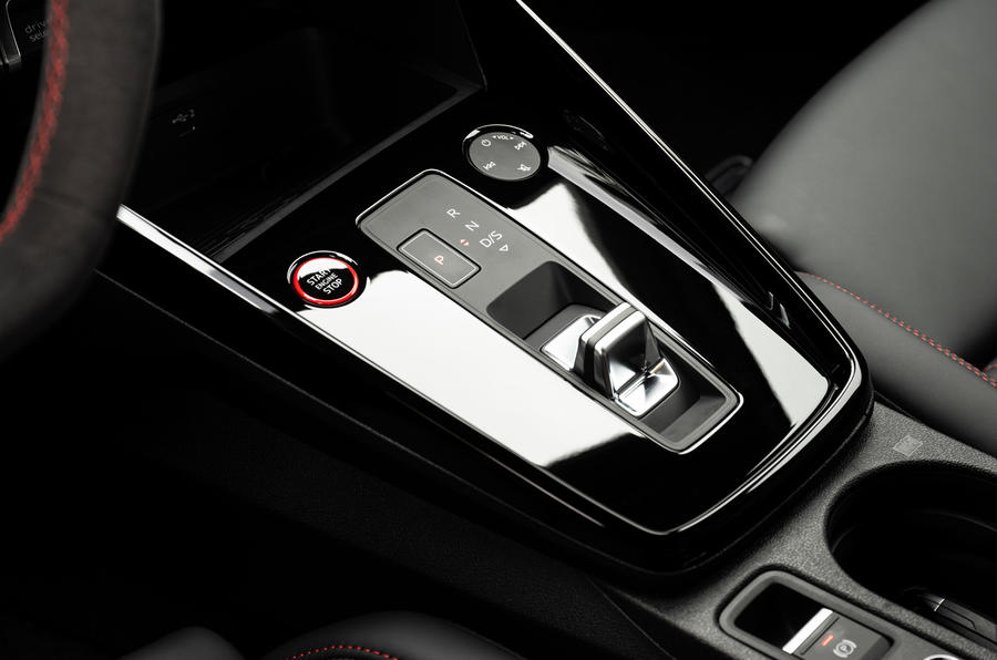 14 Audi RS3 2021 : premier essai - console centrale