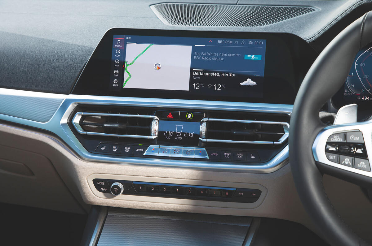 BMW 3 Series 320d 2019 Road Test review - infotainment