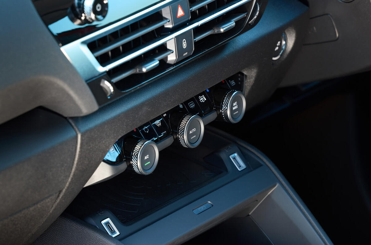14 Citroen e C4 X 2025 review hvac switches