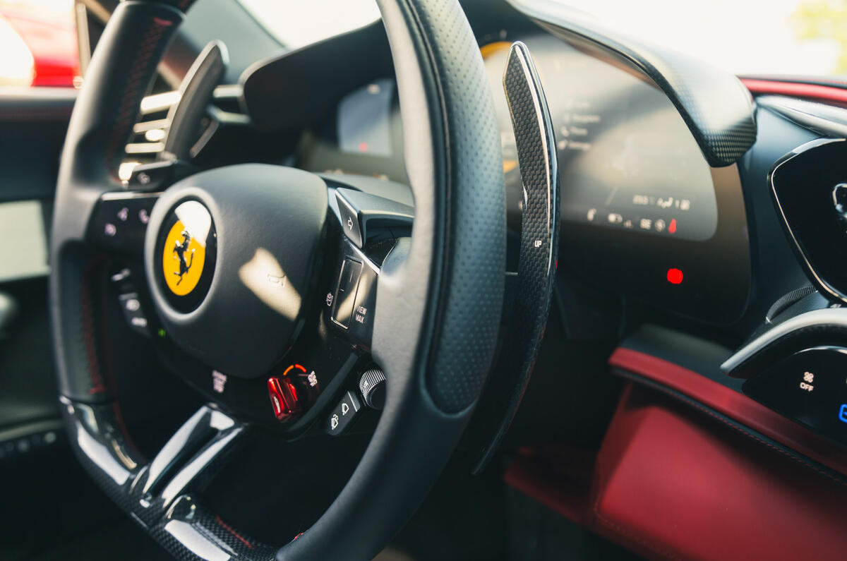 14 Ferrari 296 GTB RT 2023 paddles