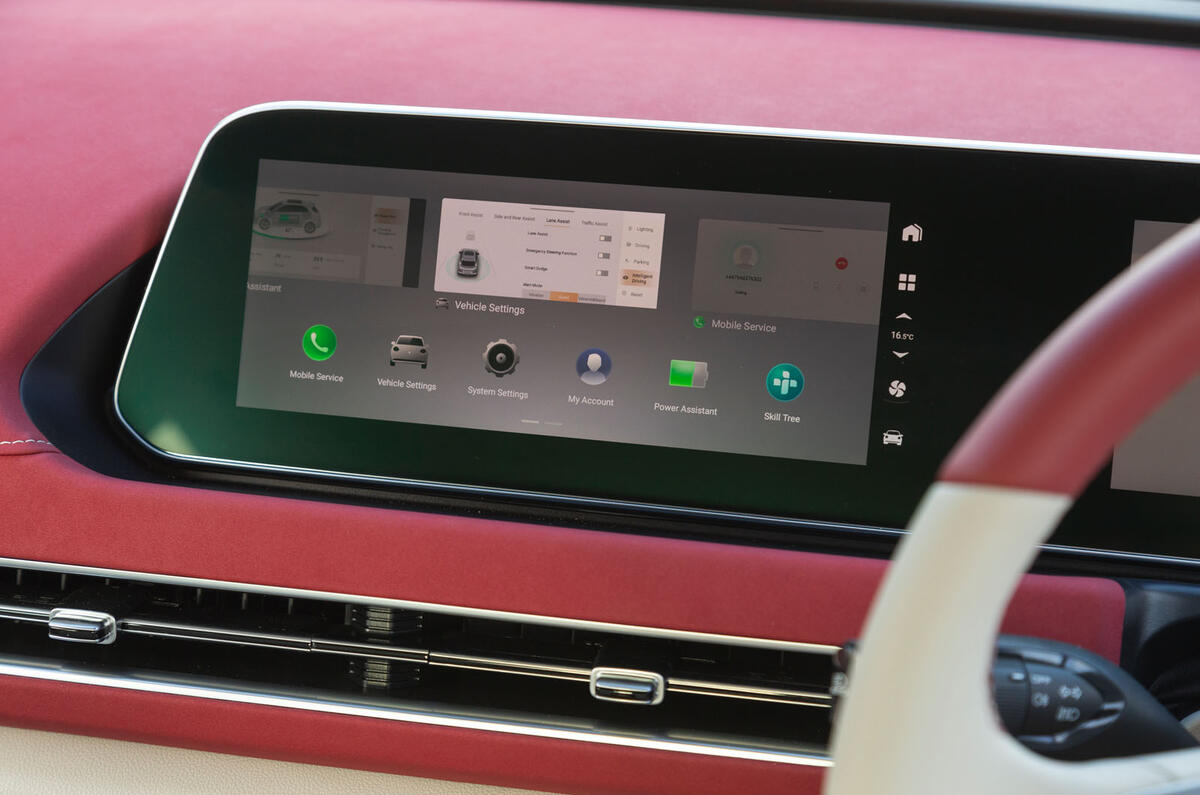 14 GWM ORA Funky Cat RT 2023 infotainment 2