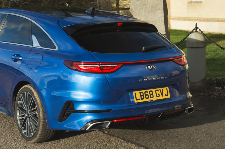 Kia Proceed GT-Line 2019 road test review - rear end