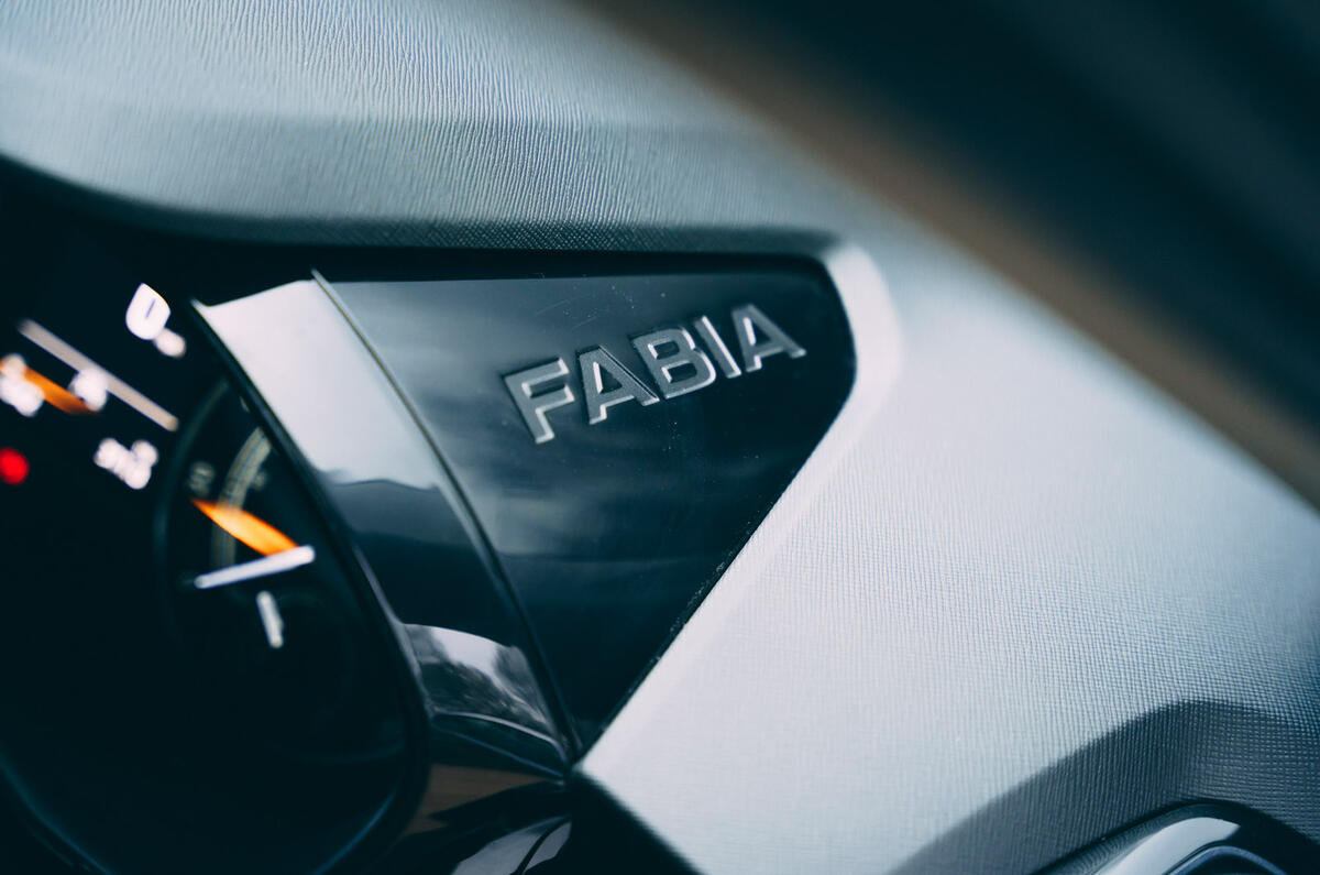 14 Skoda Fabia 2022 : essai routier, revue de l'équipement intérieur