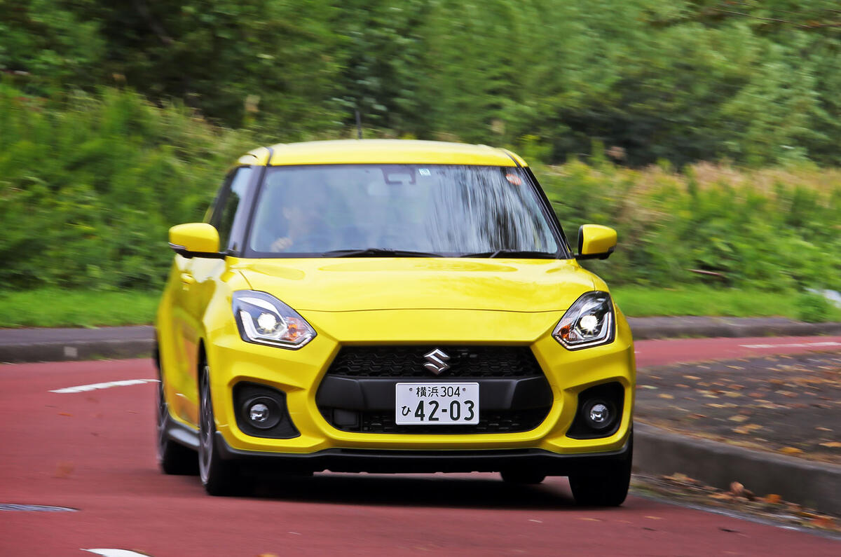 Suzuji Swift Sport Japan-spec review cornering front