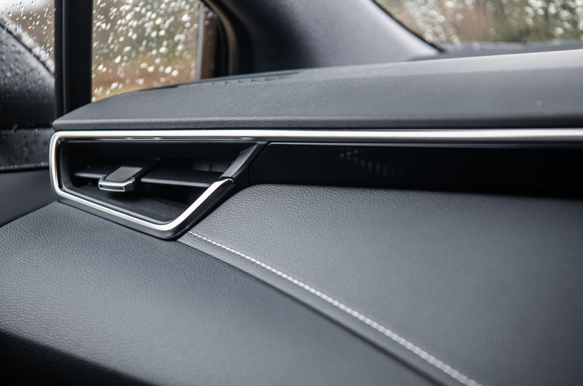 Toyota Corolla Touring Sports 2019 road test review - interior trim