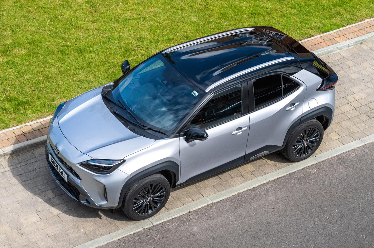14 Toyota Yaris Cross 2021 UK FD static aerial