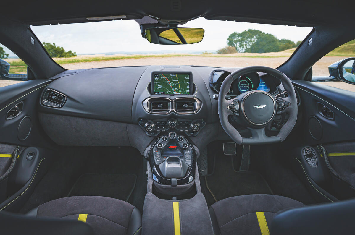 15 Aston Martin Vantage F1 2021 RT dashboard