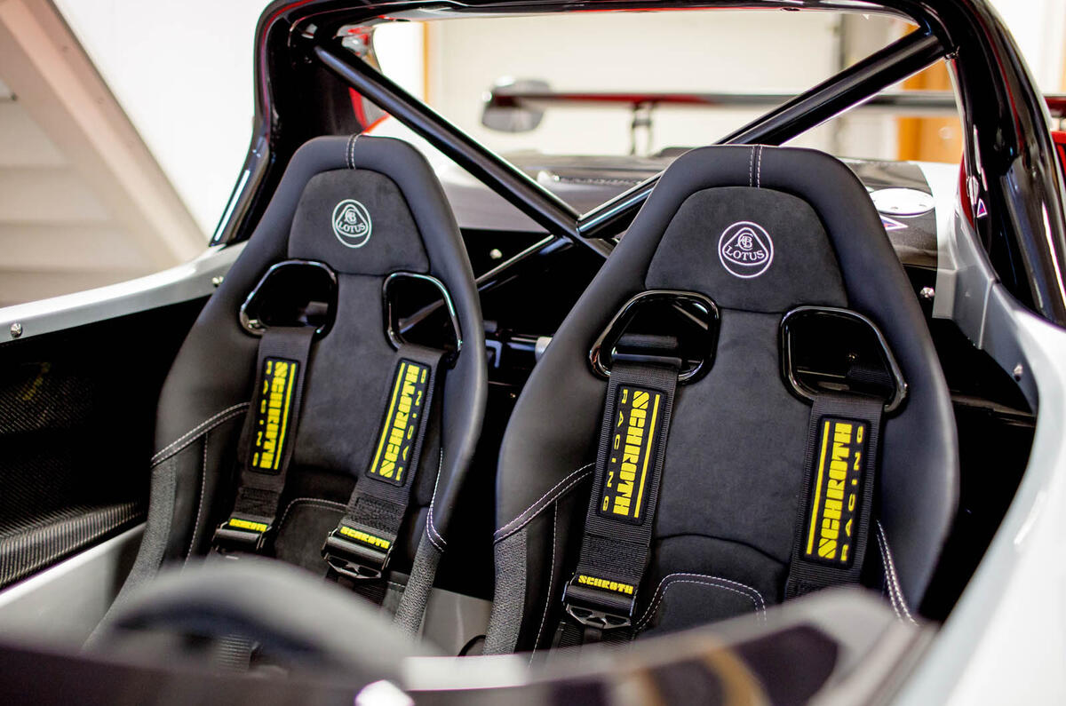 Lotus 3-Eleven 430 review seats