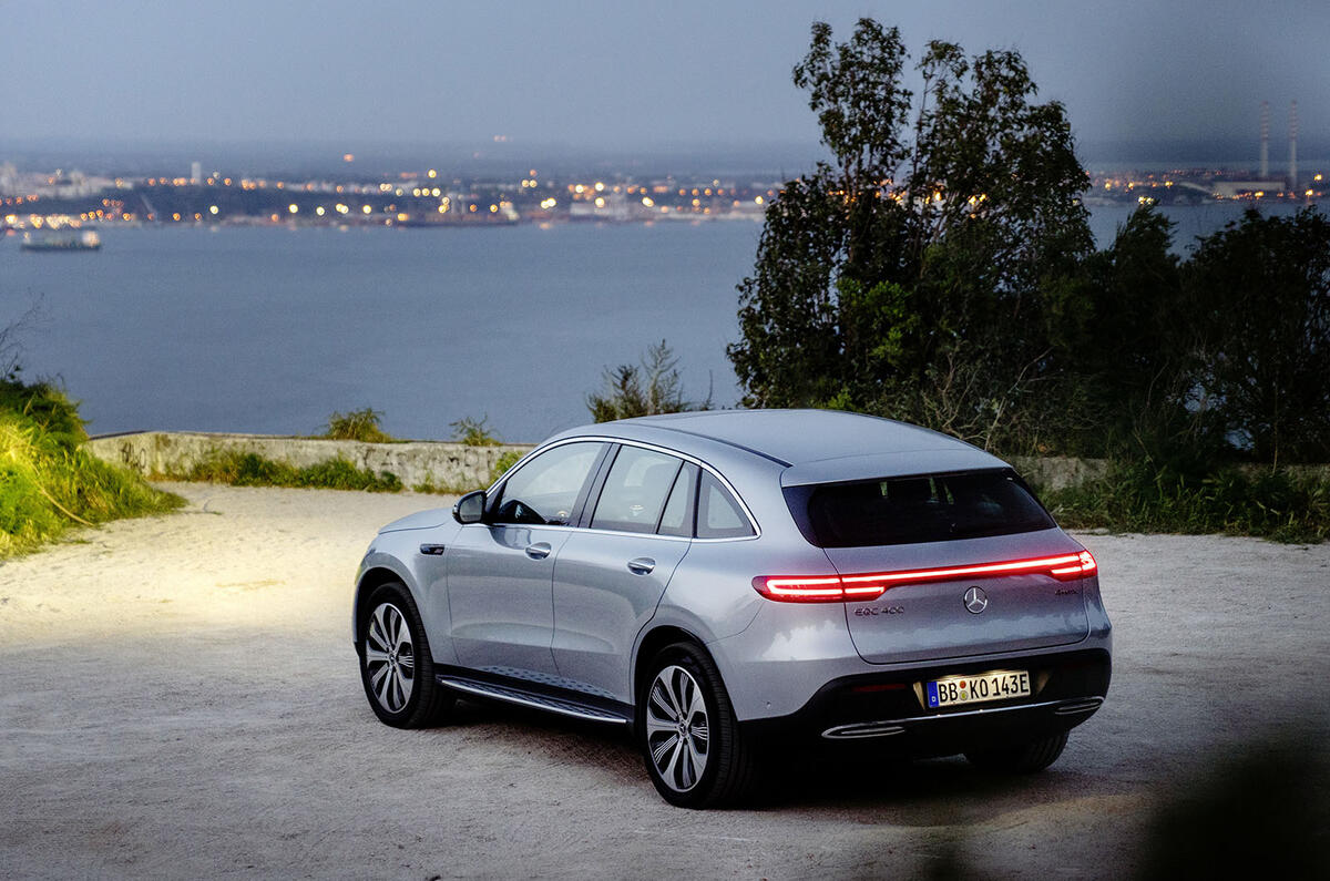 Mercedes-Benz ECQ 2019 review - static night