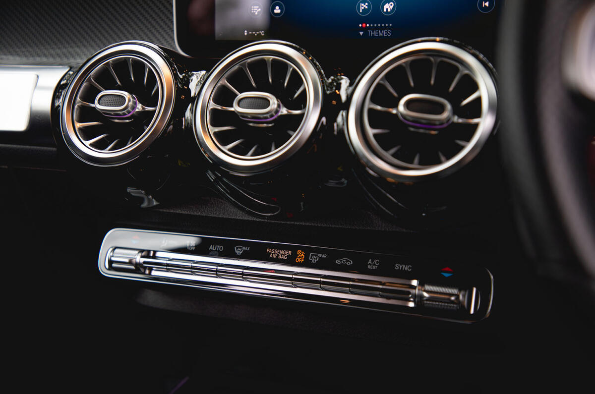 Mercedes-Benz GLB 2020 road test review - climate controls