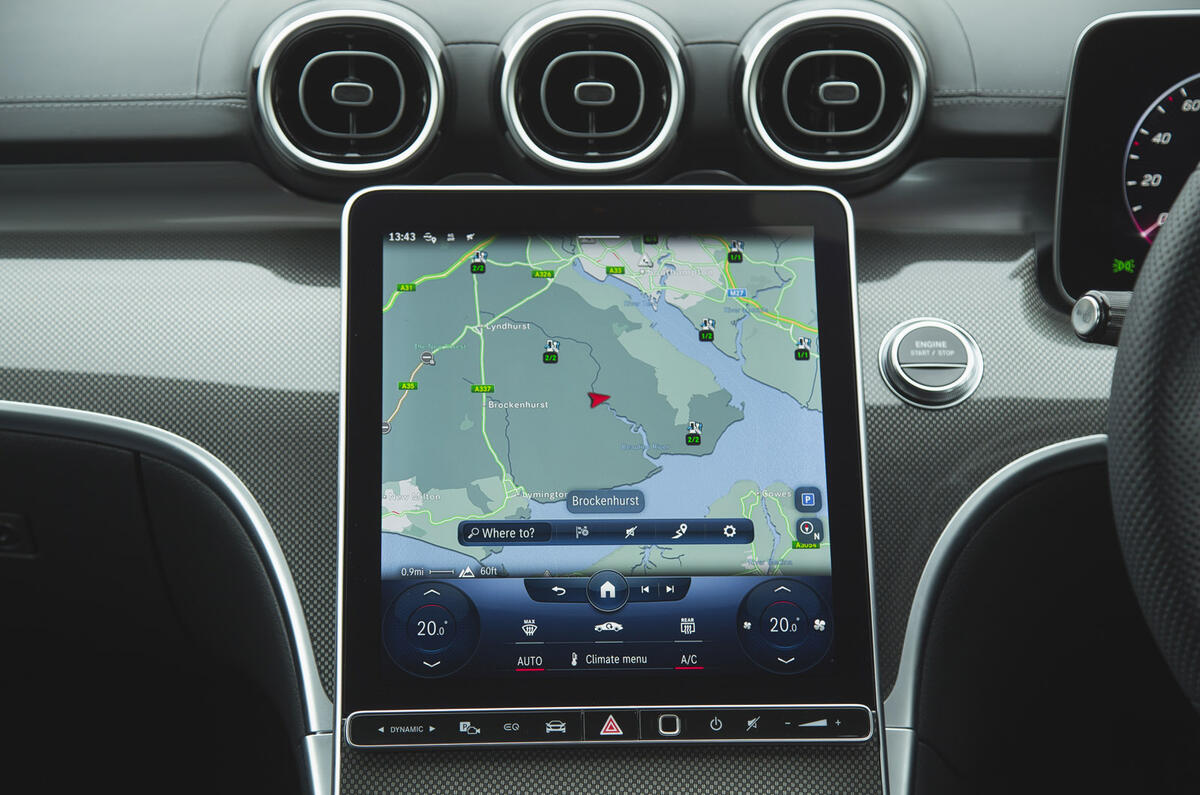 15 Mercedes C class C300e RT 2022 infotainment