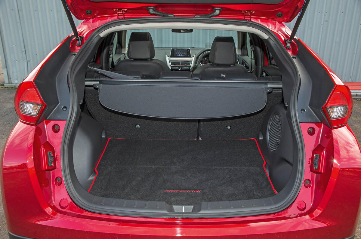 Mitsibushi Eclipse Cross 2018 review boot