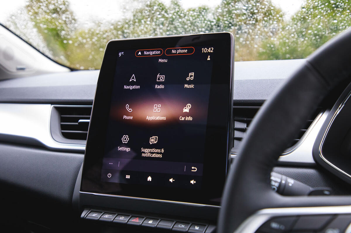 Renault Captur 2020 road test review - infotainment
