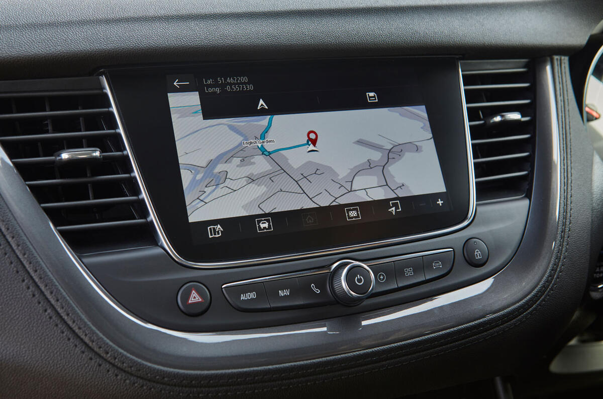 Vauxhall Grandland X Hybrid4 2020 road test review - infotainment