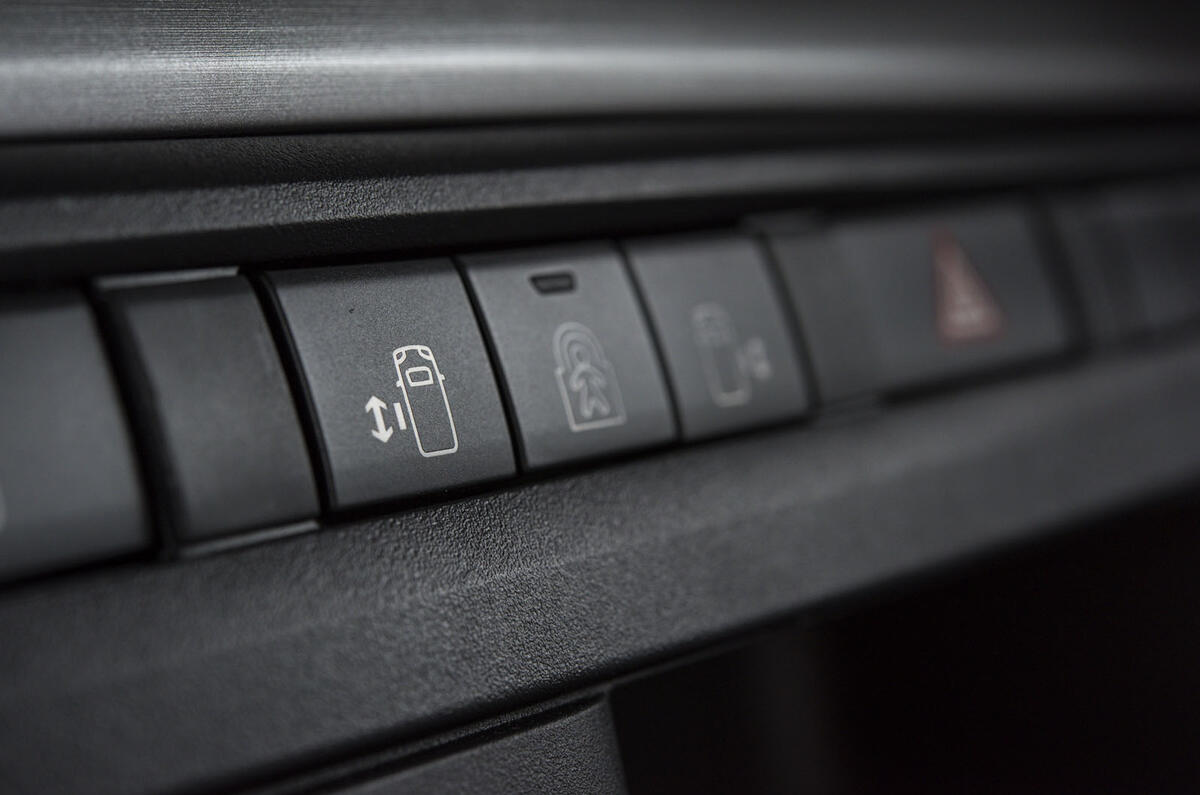 Vauxhall Vivaro Life Review 2019 Vauxhall Vivaro Life Review 2019