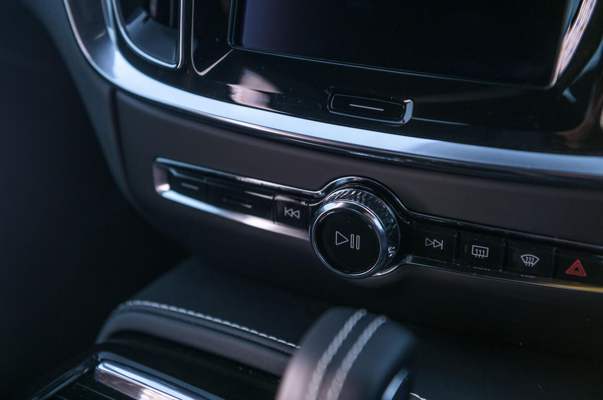 Volvo S60 Polestar Engineered 2020 road test review - climate controls