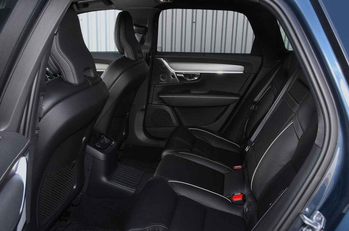 Volvo V90 T6 Recharge PHEV 2020 road test review - rear seats