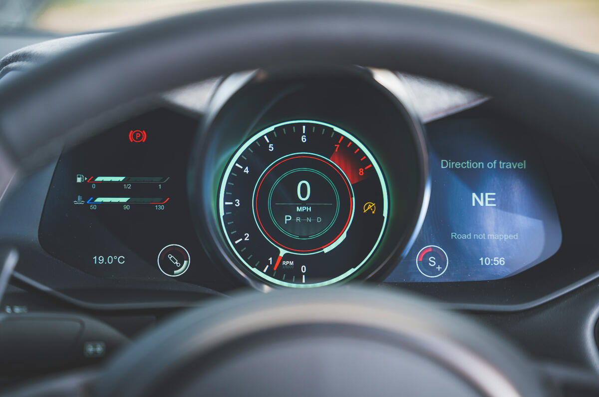 16 Aston Martin Vantage F1 2021 RT instruments