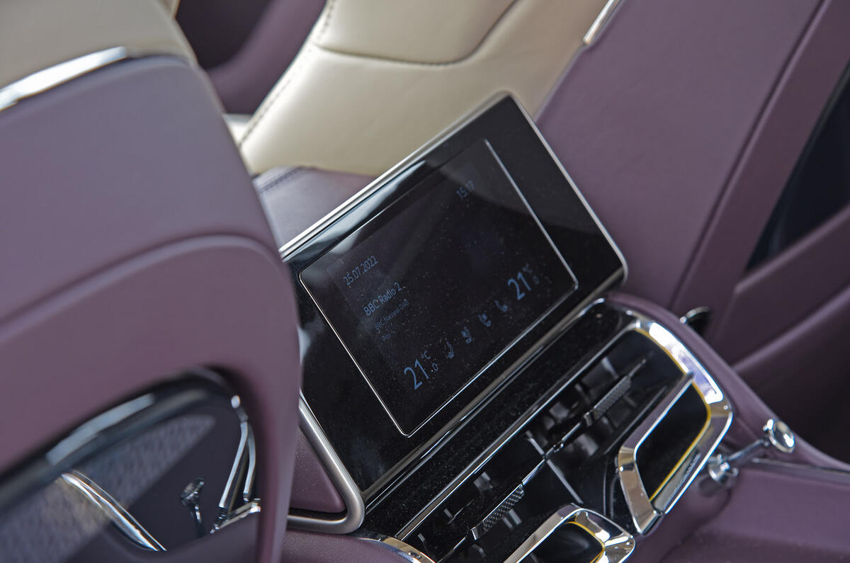 16 Bentley Flying Spur Hybrid RT 2022 rear climate control