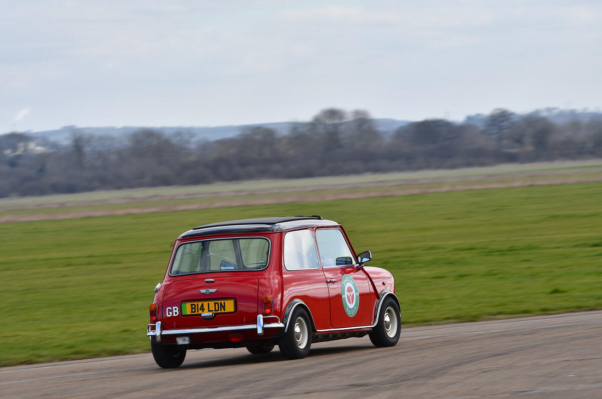 16 Mini Cooper électrique 2022 FD Electrogène large arrière