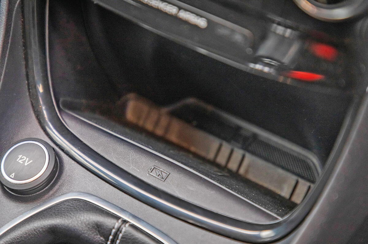 Ford Puma 2020 road test review - wireless charging