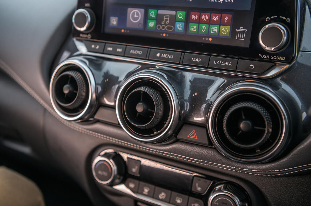 Nissan Juke 2020 road test review - climate controls